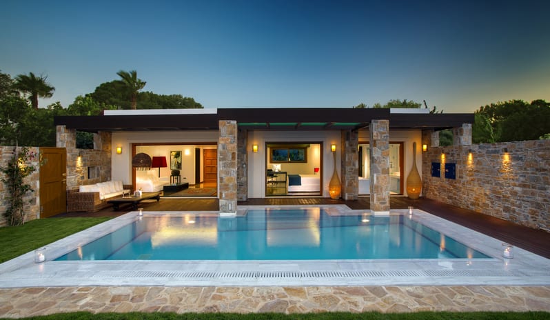 ONE Royal Spa Villa, Pool